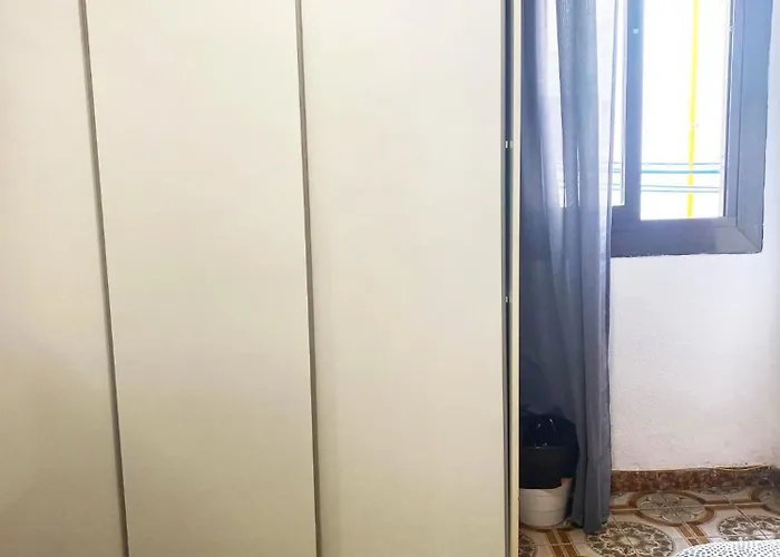 Проживание в семье Well Located Shared Валенсия